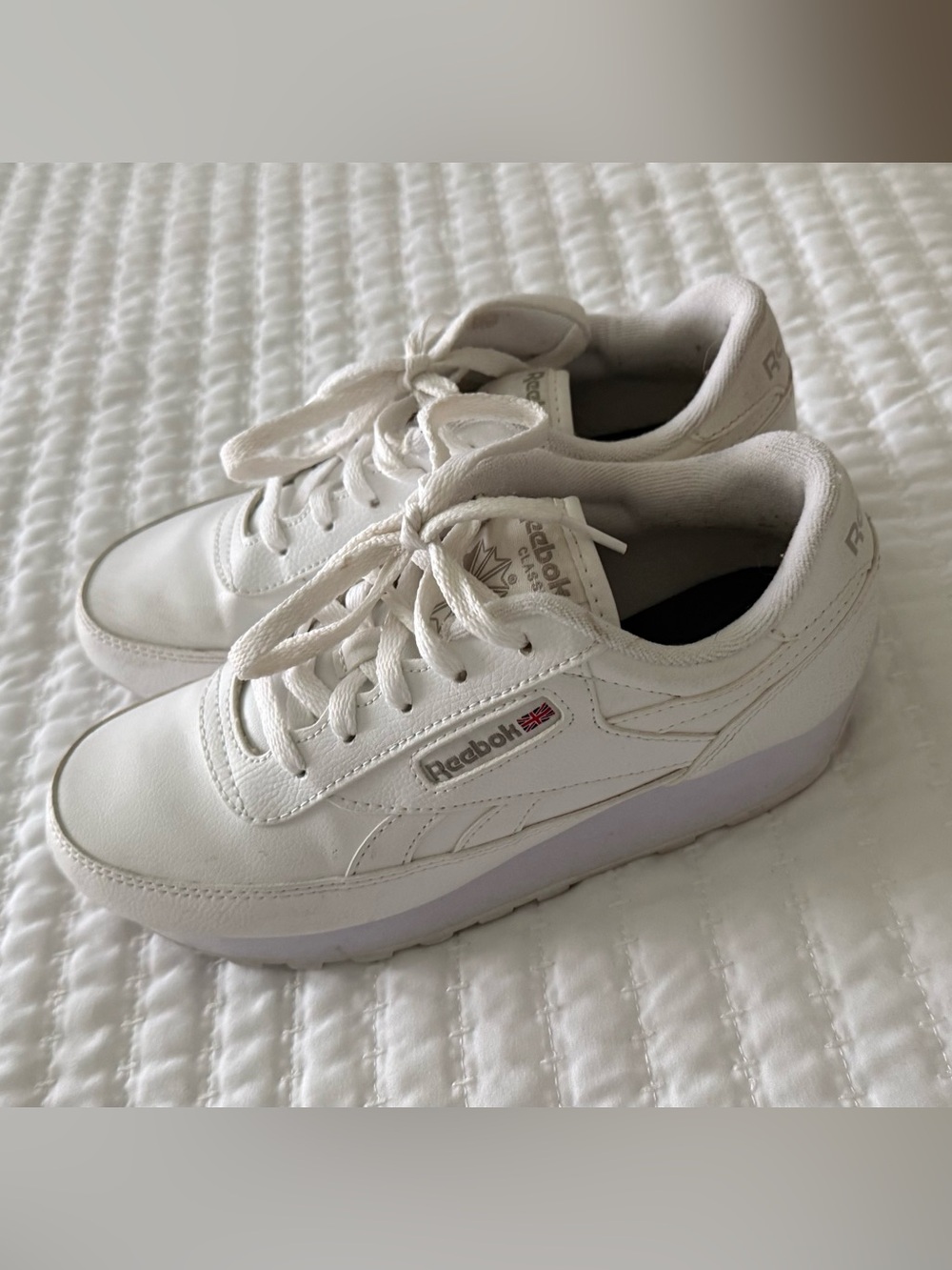 Reebok Women's White Low-Top Sneakers Old School ‘80’s Low top sneakers. Size 7